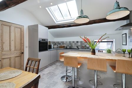 3 bedroom Flat for sale