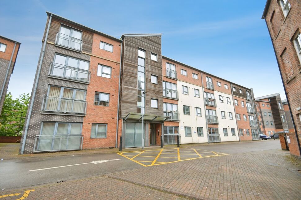 2 bedroom Flat for sale