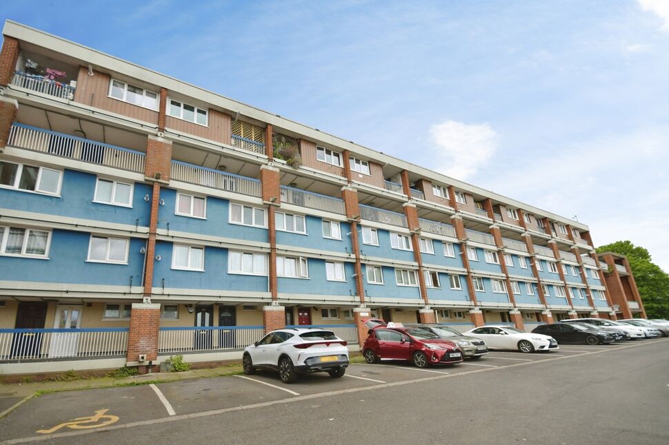 Main image of 1 bedroom Flat for sale, Club Garden Road, Sheffield, S11