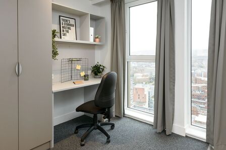 Tenter Street, 1 bedroom Flat to rent, &pound;242 weekly
