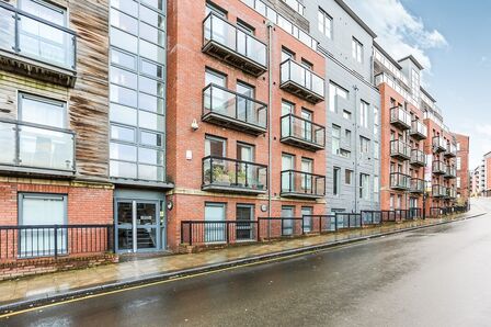 Upper Allen Street, 1 bedroom Flat to rent, &pound;695 pcm