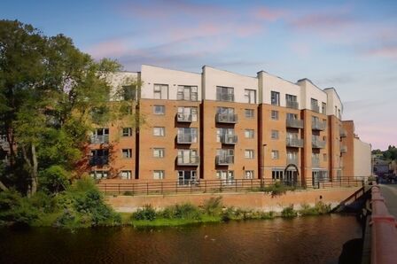 Adelaide Lane, 2 bedroom Flat for sale, &pound;110,000