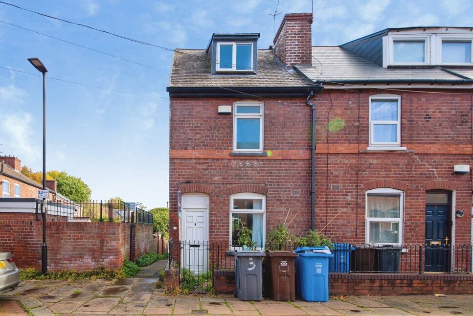 3 bedroom End Terrace House for sale