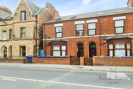 Doncaster Road, 2 bedroom Flat to rent, &pound;800 pcm