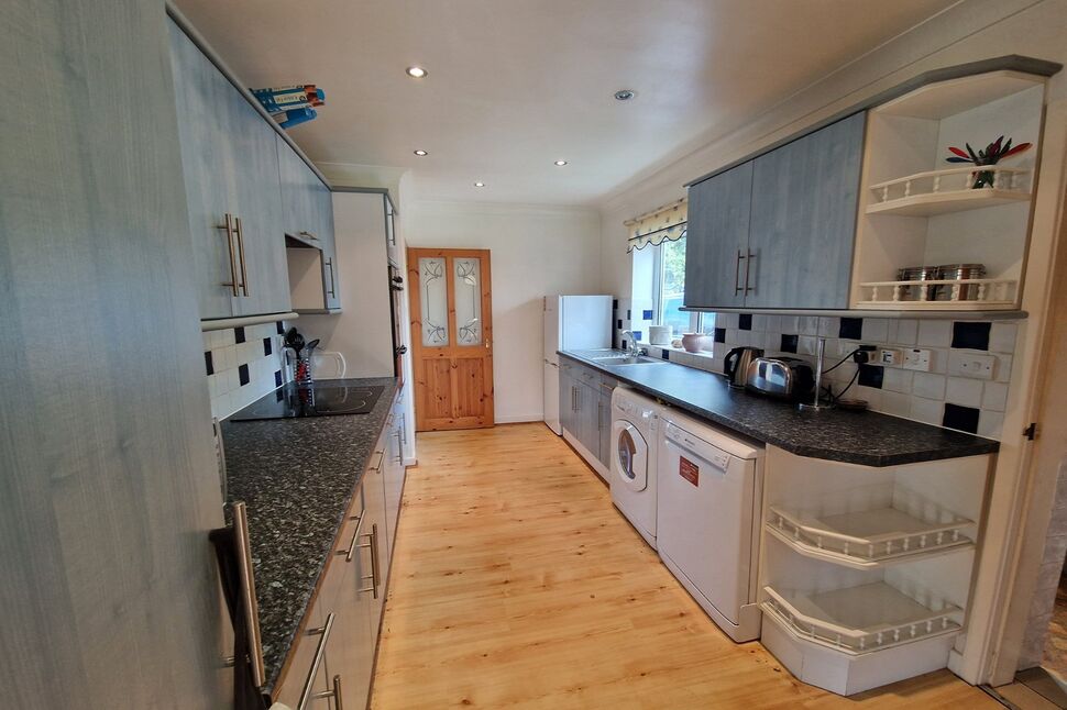 4 bedroom Detached House for sale, The Pastures, Carlton, DN14 £315,000