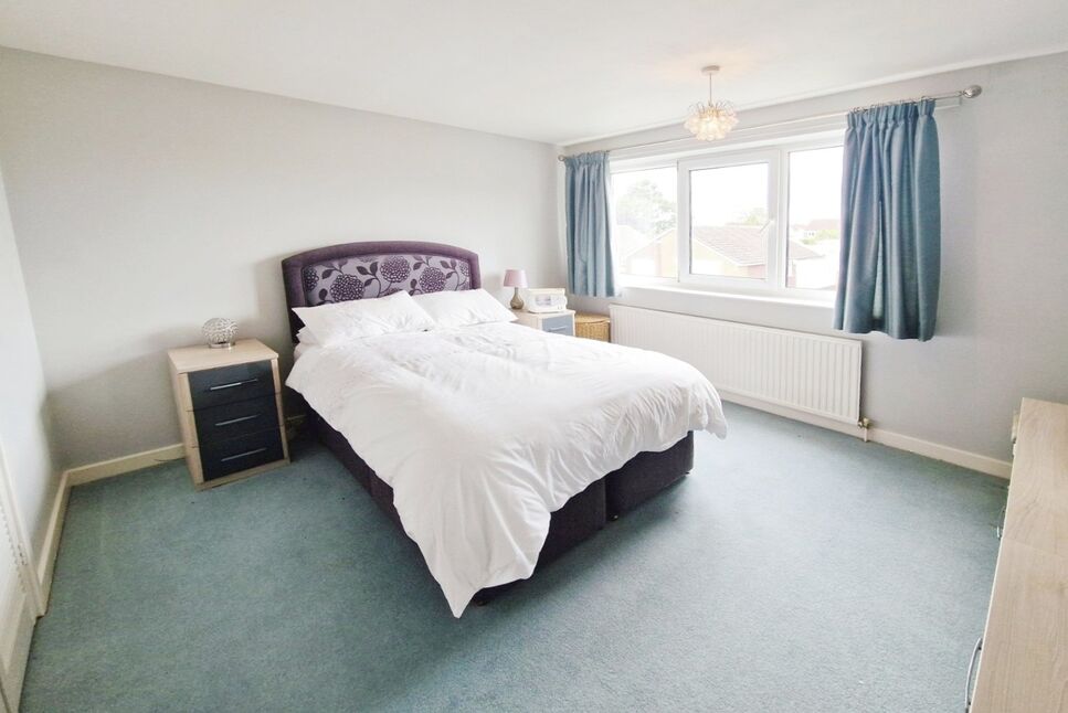 4 bedroom Detached House for sale, The Pastures, Carlton, DN14 £295,000