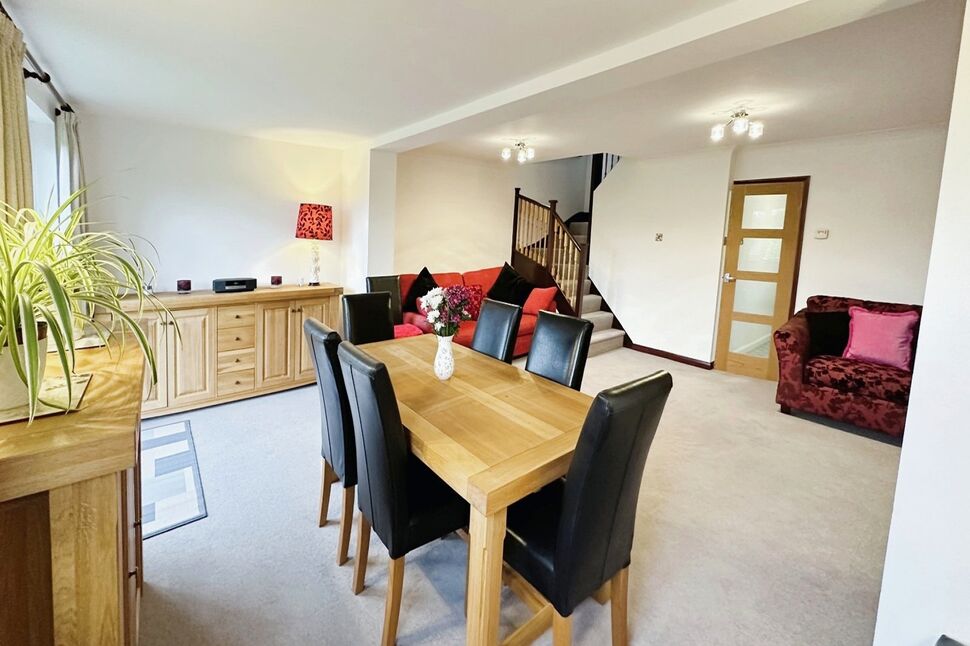 3 bedroom Detached House for sale, The Hollies, Osgodby, YO8 £300,000