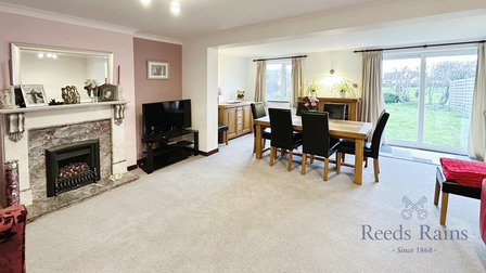 3 bedroom Detached House for sale
