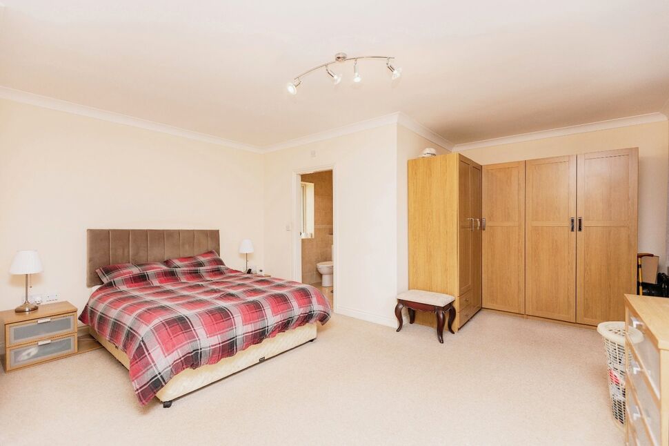 6 bedroom Detached House for sale, Croft Gardens, Whitley, DN14 £595,000