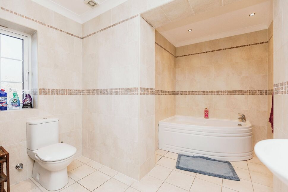 6 bedroom Detached House for sale, Croft Gardens, Whitley, DN14 £595,000