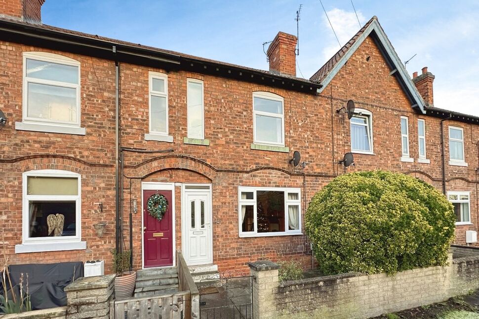 2 bedroom Mid Terrace House for sale, Ness Road, Selby, YO8 £150,000