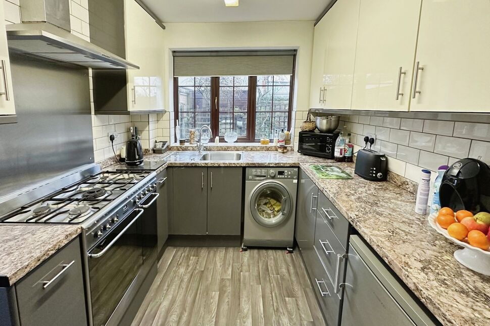 3 bedroom Detached House for sale, Ings Lane, Kellington, DN14 £210,000