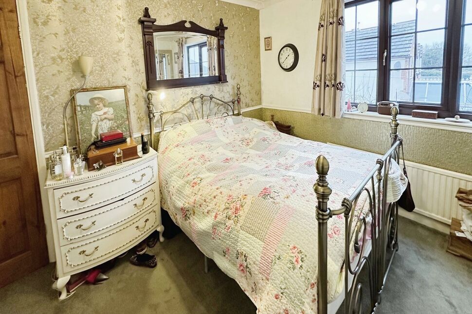 3 bedroom Detached House for sale, Ings Lane, Kellington, DN14 £210,000