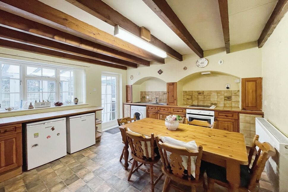 3 bedroom Mid Terrace House for sale, Church Close, Bubwith, YO8 £195,000