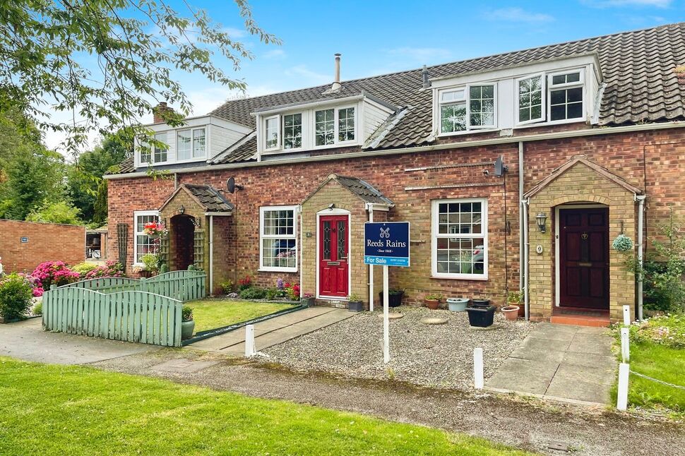 Main image of 3 bedroom Mid Terrace House for sale, Church Close, Bubwith, Selby, YO8