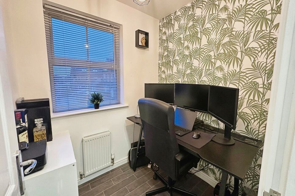 4 bedroom Semi Detached House for sale, Whitley Farm Close, Whitley, DN14 £250,000