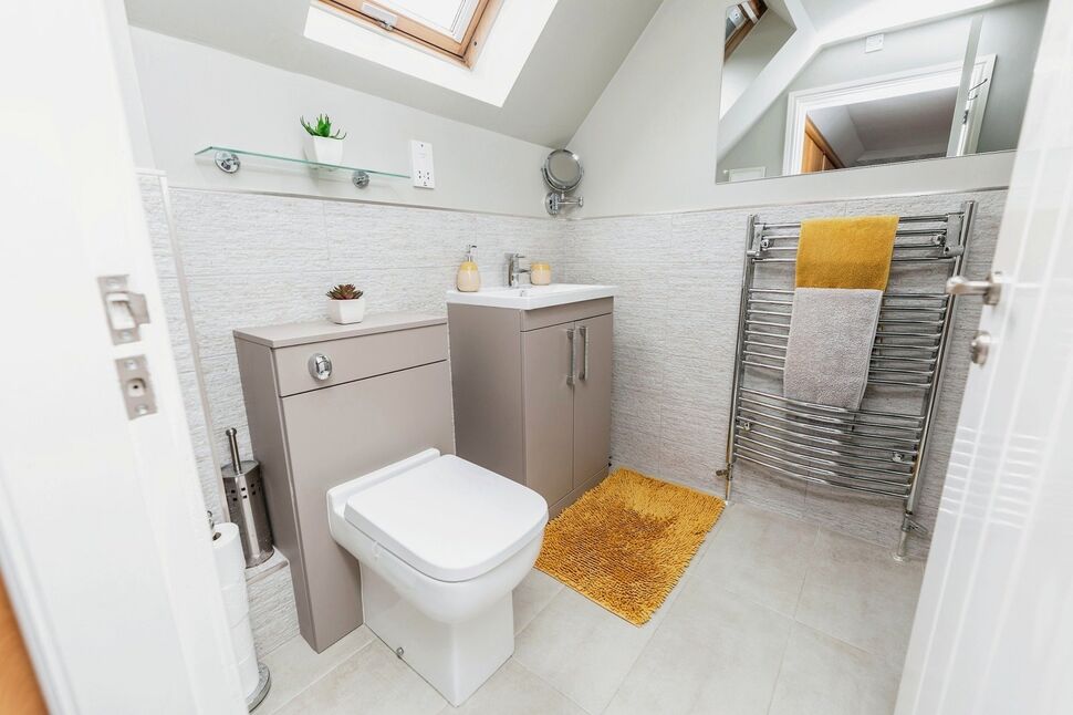 En-Suite Bathroom