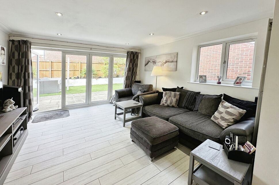 Lounge / Garden Room