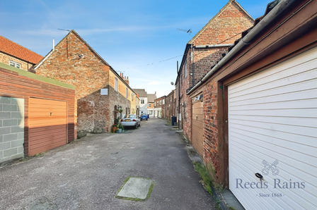 Turners Square, 8 bedroom  Land/Plot for sale, £950,000
