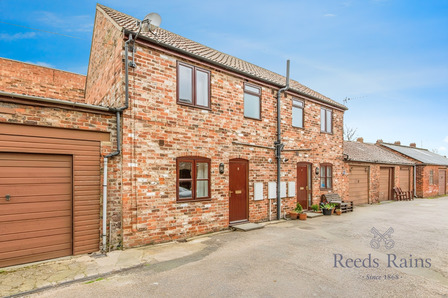 Turners Square, 8 bedroom  Land/Plot for sale, £950,000
