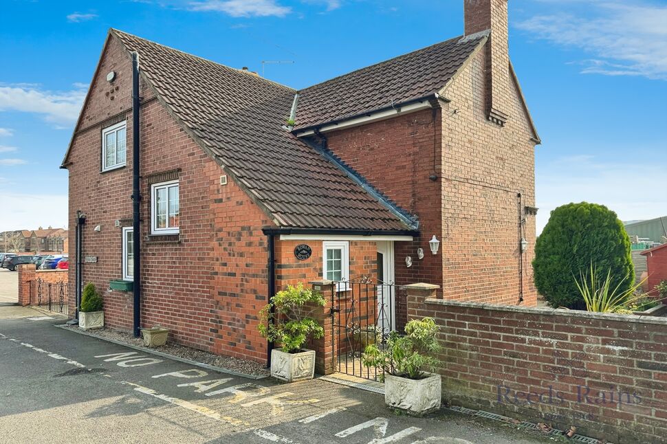 Main image of 2 bedroom Detached House for sale, Hull Road, Osgodby, North Yorkshire, YO8