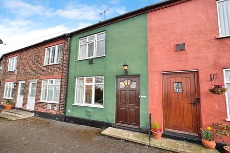 2 bedroom Mid Terrace House for sale