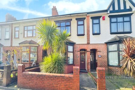 4 bedroom Mid Terrace House for sale