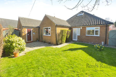 Chapel Street, 3 bedroom Detached Bungalow for sale, £475,000