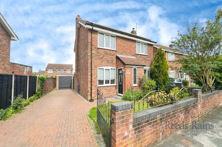 Bramley Avenue, 4 bedroom Detached House for sale, £280,000