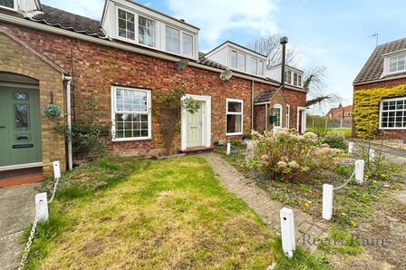 3 bedroom Mid Terrace House for sale