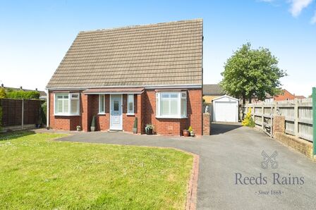 Cross Hills Lane, 3 bedroom Detached House for sale, £360,000