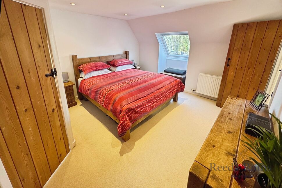 Master En-Suite Bathroom