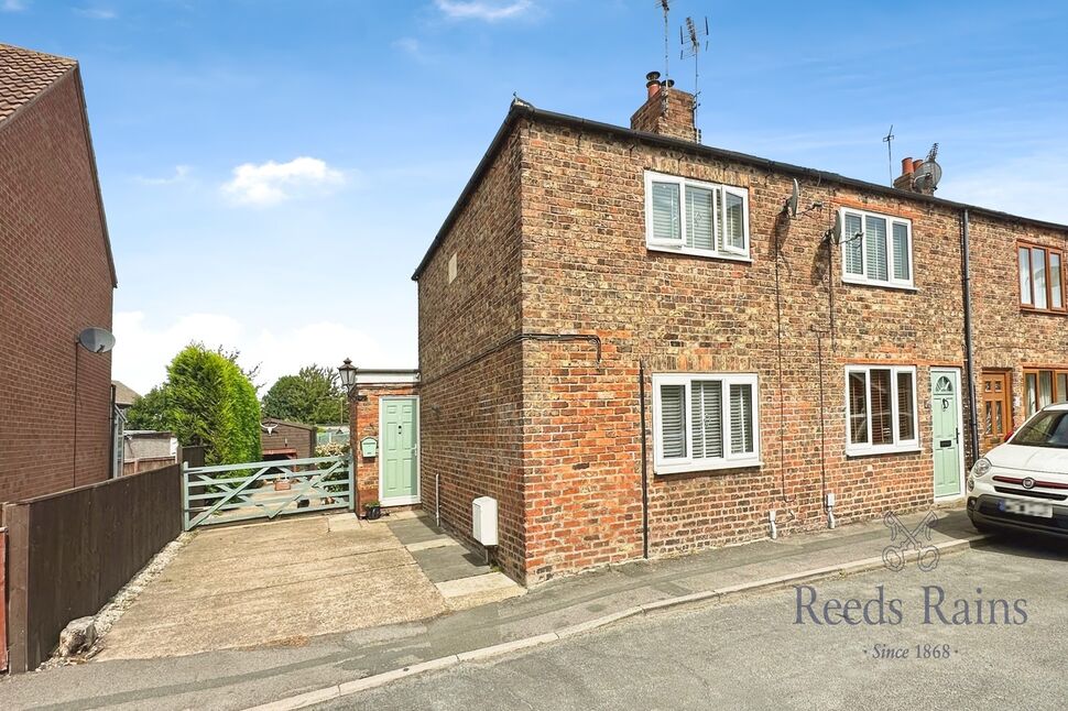 Main image of 2 bedroom End Terrace House for sale, Church Lane, Carlton, North Yorkshire, DN14