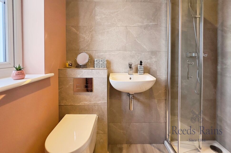 En-Suite Bathroom