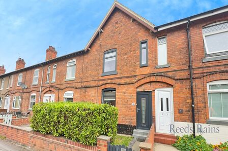 3 bedroom Mid Terrace House for sale