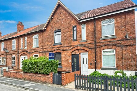 Pond Street, 3 bedroom Mid Terrace House for sale, £190,000