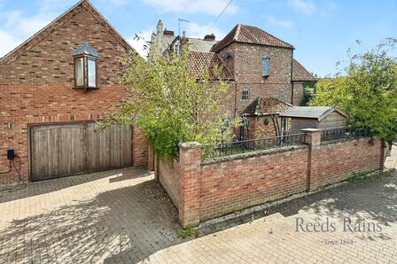 Breighton, 3 bedroom Detached House for sale, £400,000