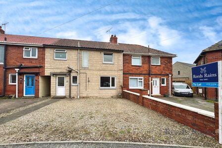 Portholme Drive, 3 bedroom Semi Detached House to rent, £900 pcm