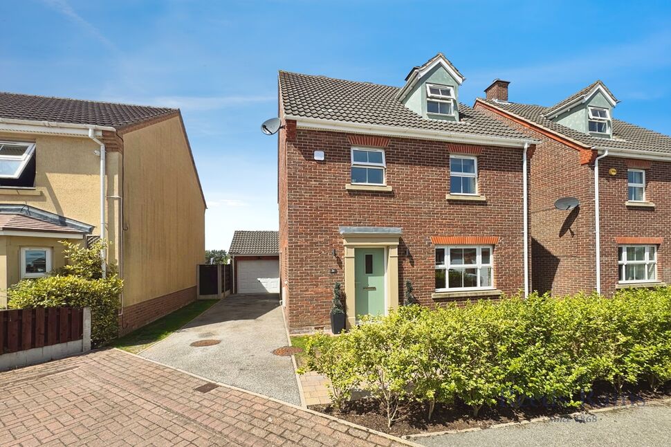 Main image of 4 bedroom Detached House for sale, Kaye Drive, Osgodby, North Yorkshire, YO8
