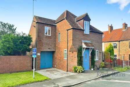 3 bedroom Detached House for sale