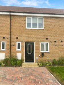 2 bedroom Mid Terrace House to rent