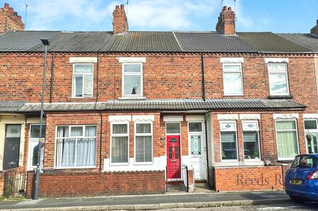 3 bedroom Mid Terrace House for sale