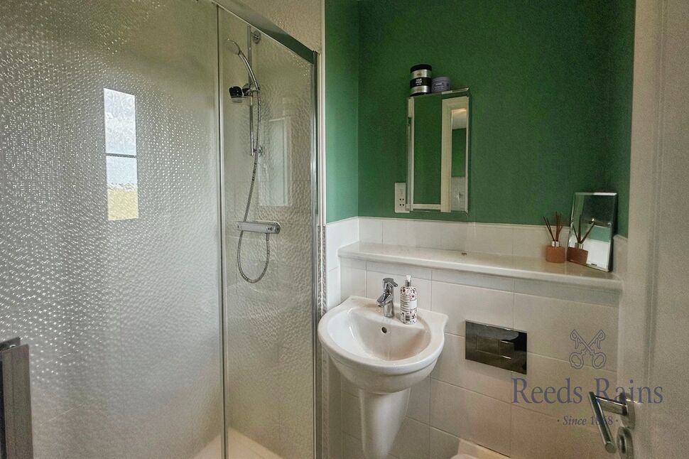 En-Suite Bathroom
