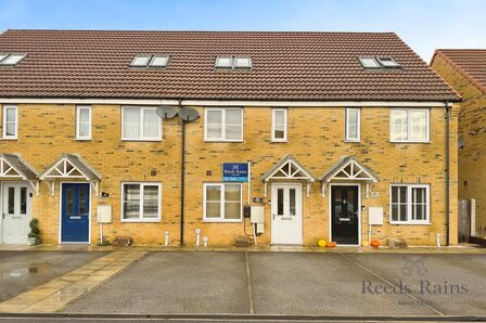 Blackthorn Close, 3 bedroom Mid Terrace House for sale, £210,000