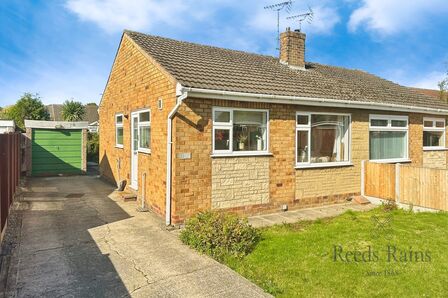 2 bedroom Semi Detached Bungalow for sale