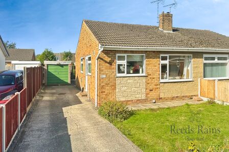 Springfield Close, 2 bedroom Semi Detached Bungalow for sale, &pound;210,000
