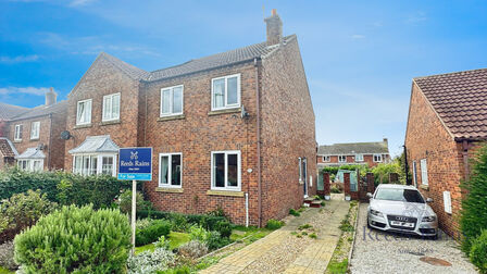 Manor Drive, 3 bedroom Semi Detached House for sale, £240,000