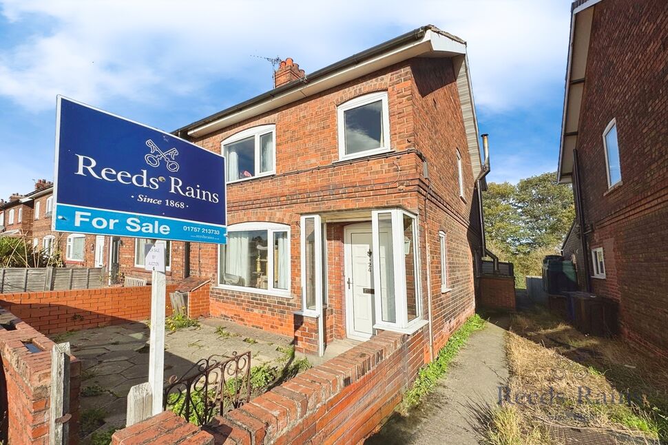 Main image of 3 bedroom End Terrace House for sale, Ouse Bank, Selby, North Yorkshire, YO8