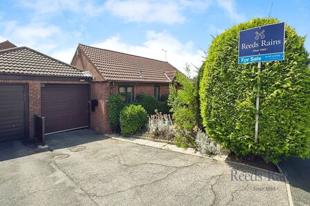Tabard Road, 2 bedroom Detached Bungalow for sale, £240,000