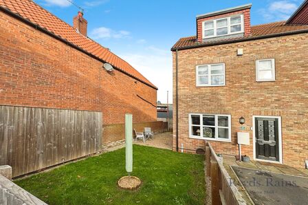 3 bedroom End Terrace House for sale